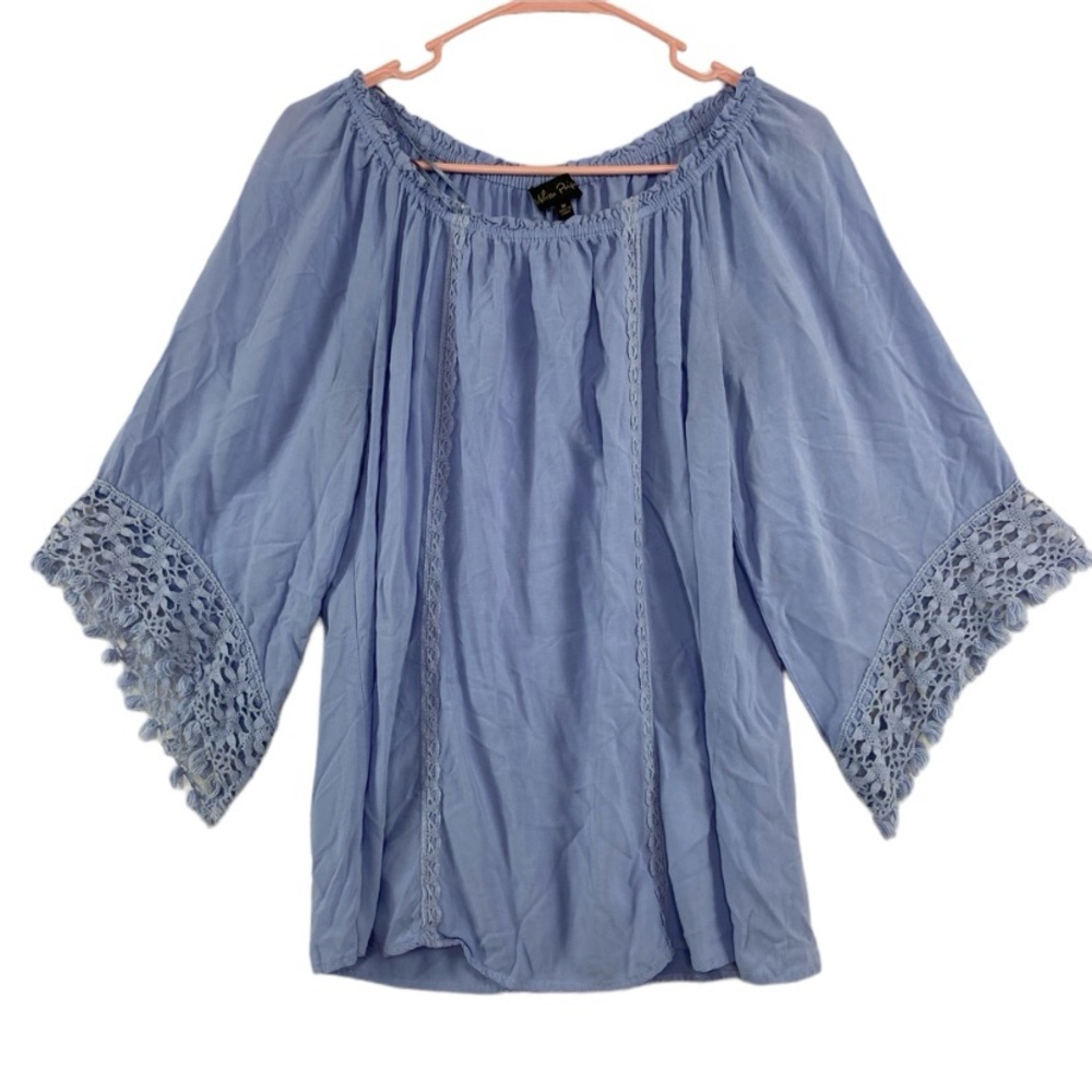 Melissa Paige lace crochet periwinkle blue lavender top. Size Medium
